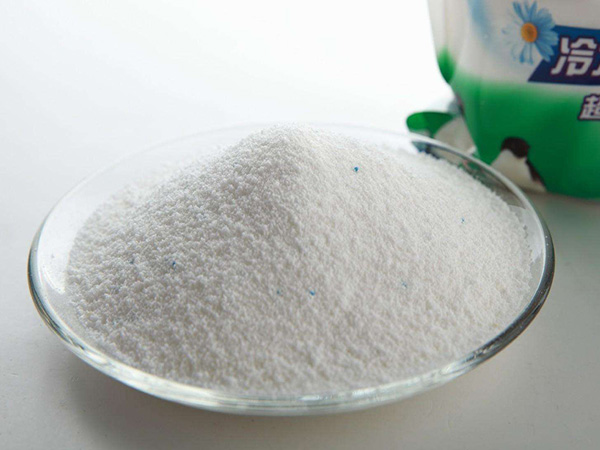 洗滌劑中使用的熒光增白劑有何特點？